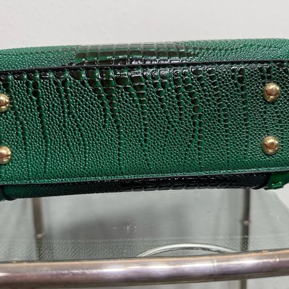 Elegant Green Handbag NWOT - Picture 6 of 8